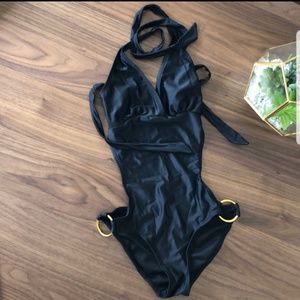 🖤 Cute cut out one piece